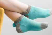 Knitted_Pom_Pom_Socks
